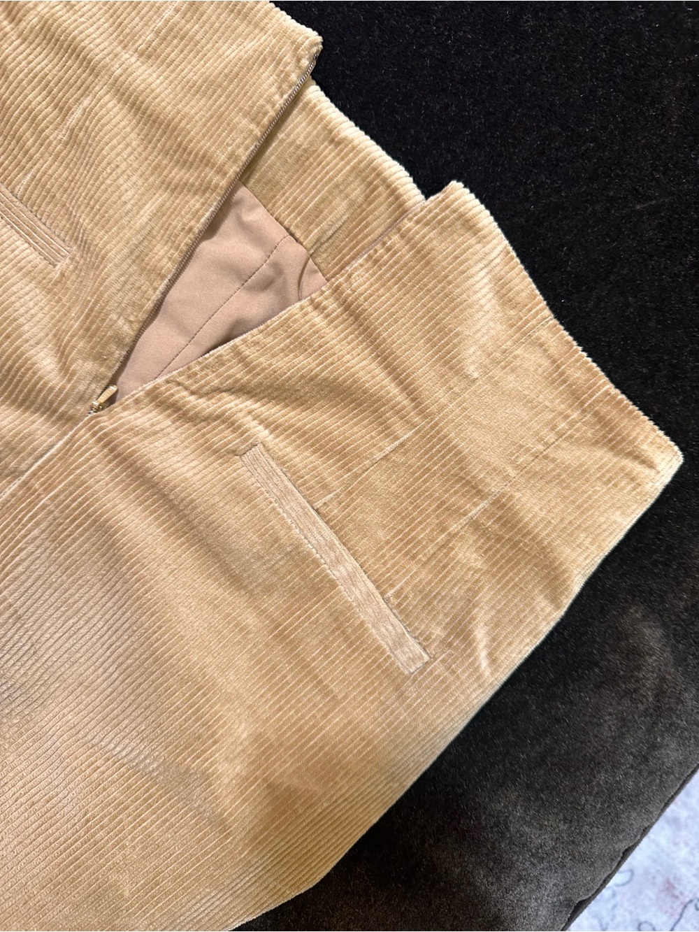Veronica Beard Barrie Corduroy Midi Skirt in Khaki/Camel size 6 - Picture 6 of 8